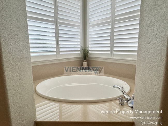 Building Photo - 2169 Mount Errigal Pl