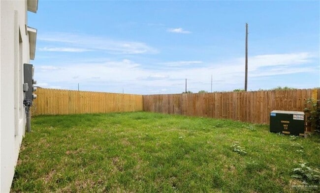 Building Photo - 18 South Dr