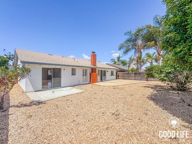 Building Photo - Spacious 3BD/2BA Home in Oceanside with Large Backyard, W/D & Attached 2-Car Garage