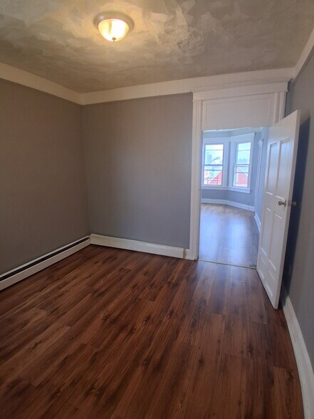 69 Bostwick 3R - 68 Bostwick Ave