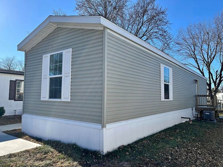 Building Photo - 1915 SW 12th St