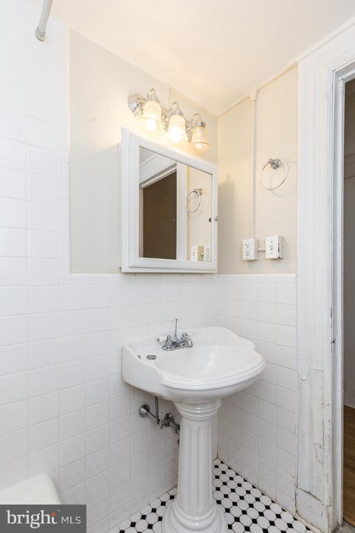 Building Photo - 1324 Locust St