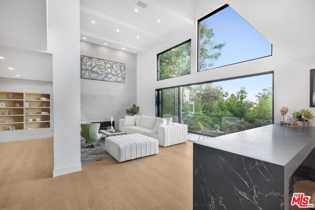 Building Photo - 7317 Caverna Dr