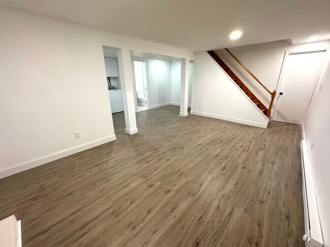 Building Photo - 30 Fairview Dr