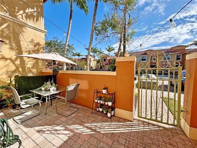 Building Photo - 910 SW 143rd Ave