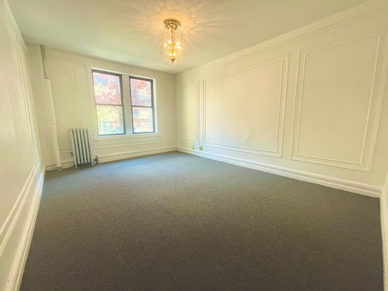 Primary Photo - 2511 Cruger Ave