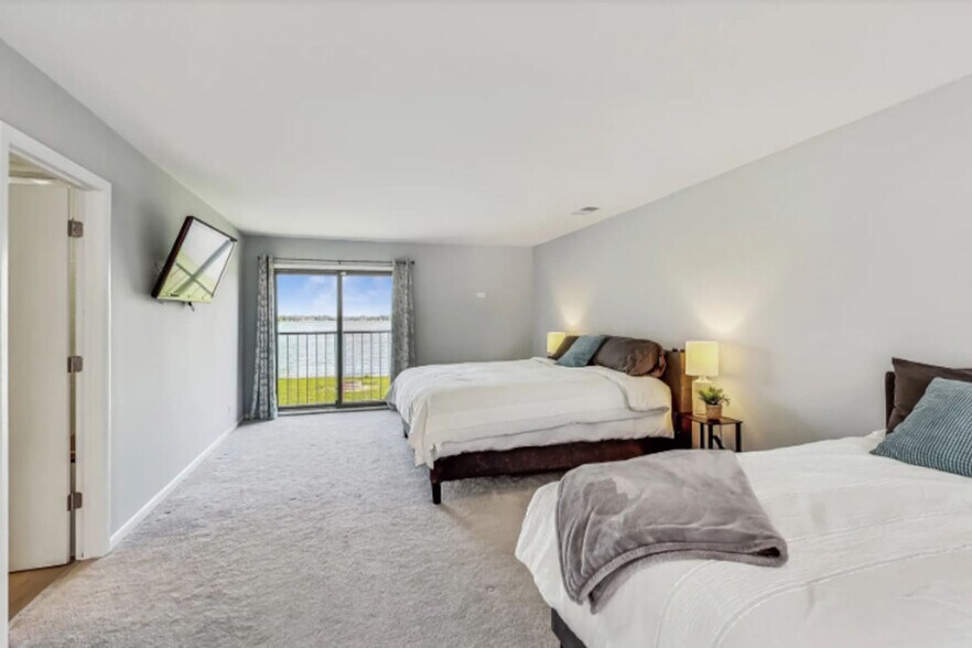 Building Photo - 36856 N Hickory Ct