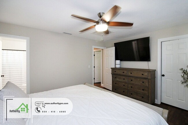 Building Photo - 1437 Mariposa Ct