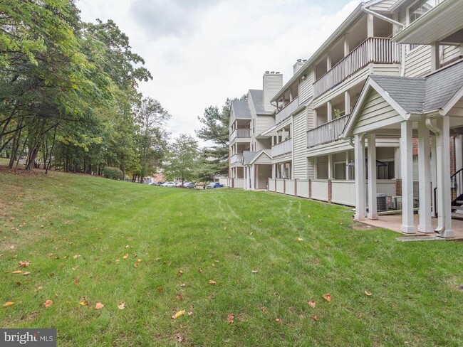 Building Photo - 3906 Penderview Dr