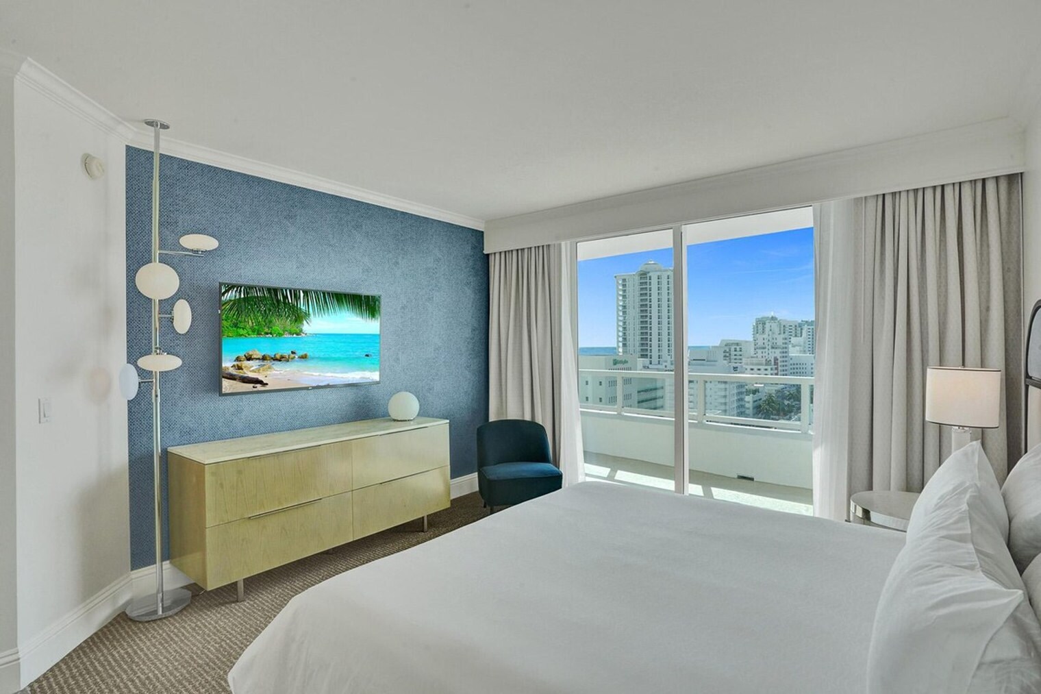 Building Photo - 4401 Collins Ave