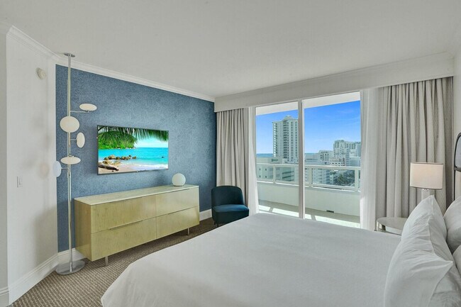 Building Photo - 4441 Collins Ave