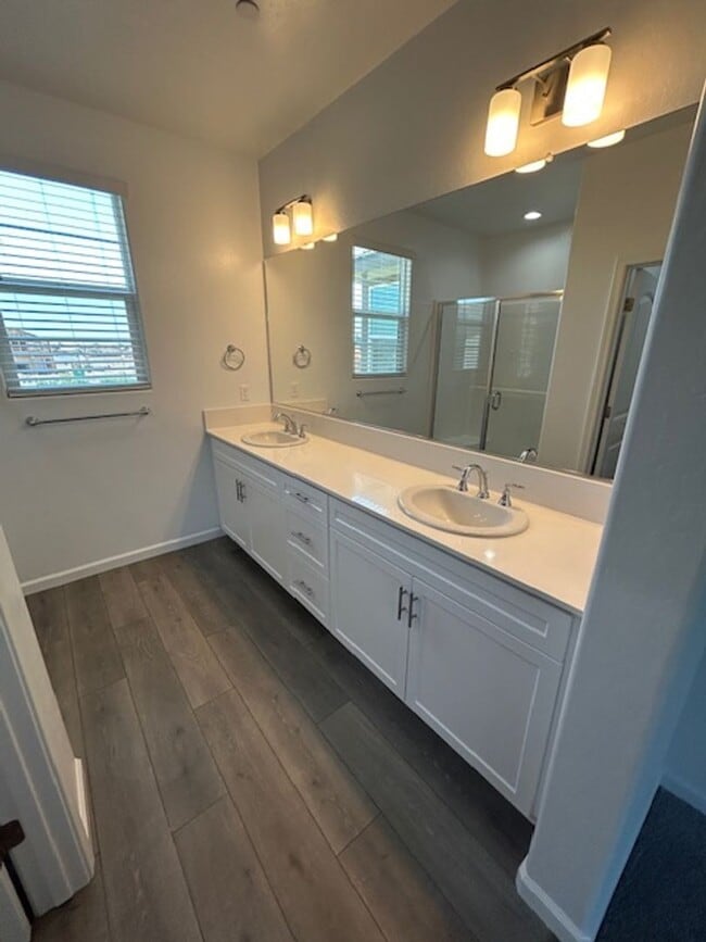 Building Photo - Brand New Home