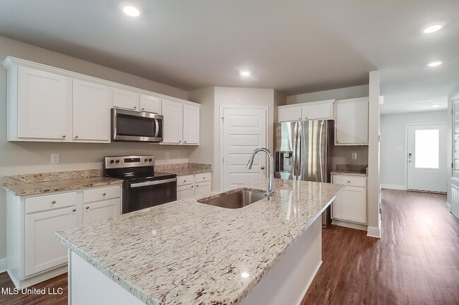 Building Photo - 6559 Eastland Cir