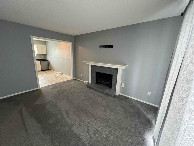 Building Photo - 8001 E 130th Ct