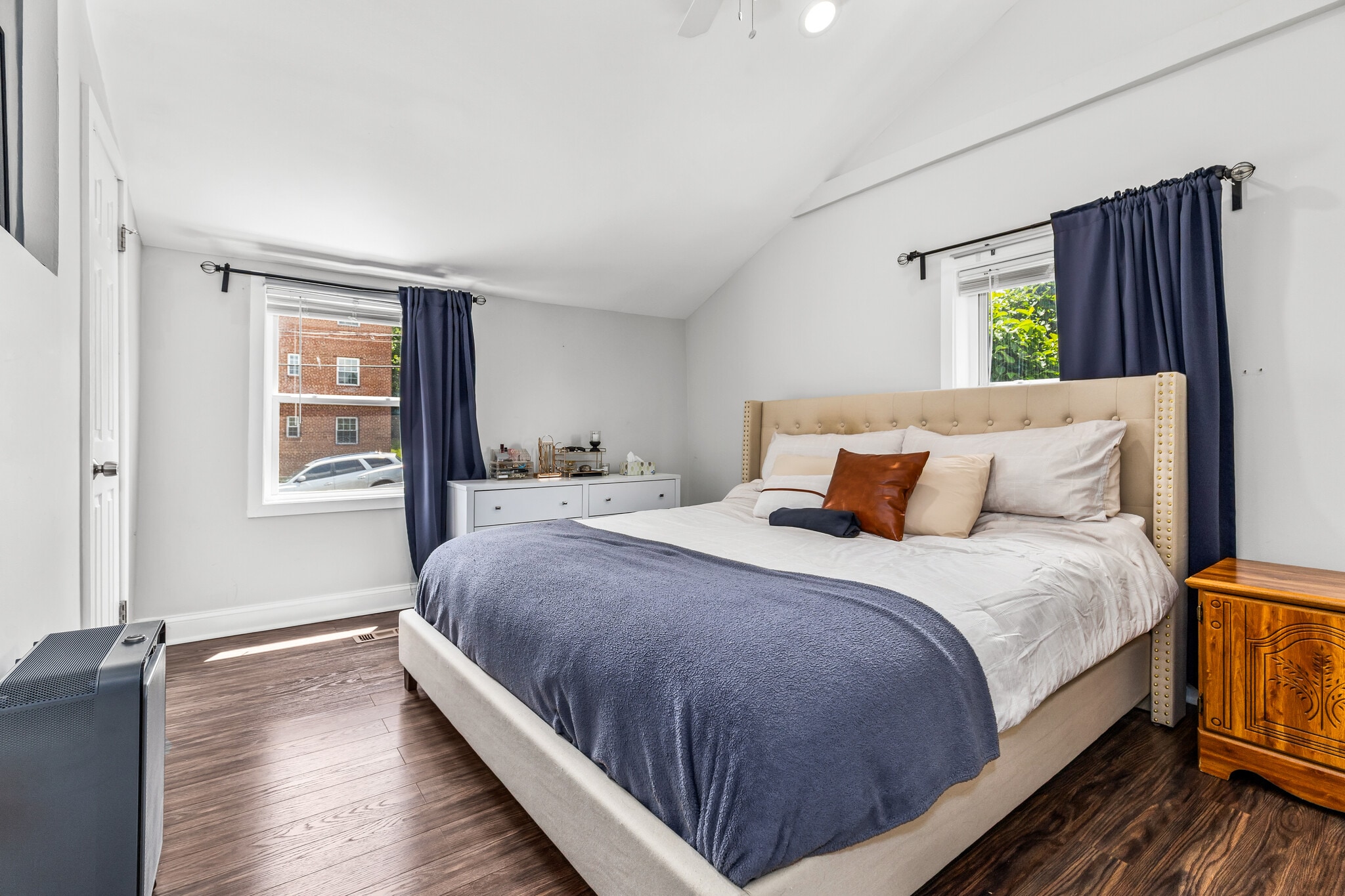 Primary Bedroom can fit a king size bed - 920 52nd St NE