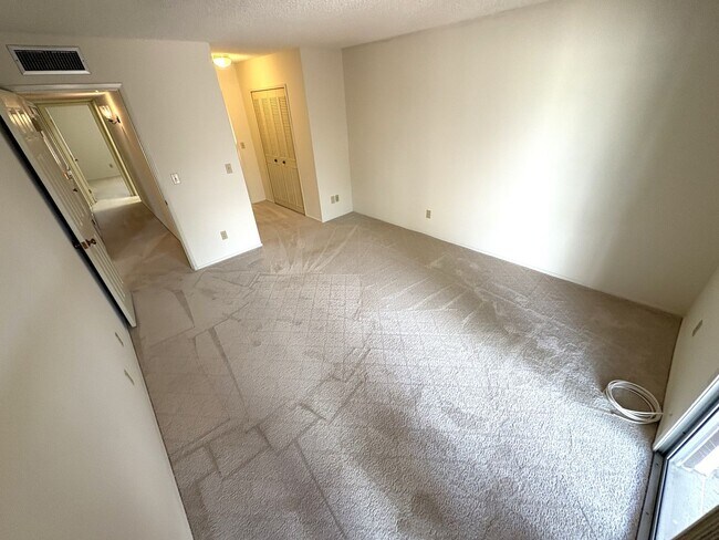 Building Photo - 9061 E Palms Park Dr
