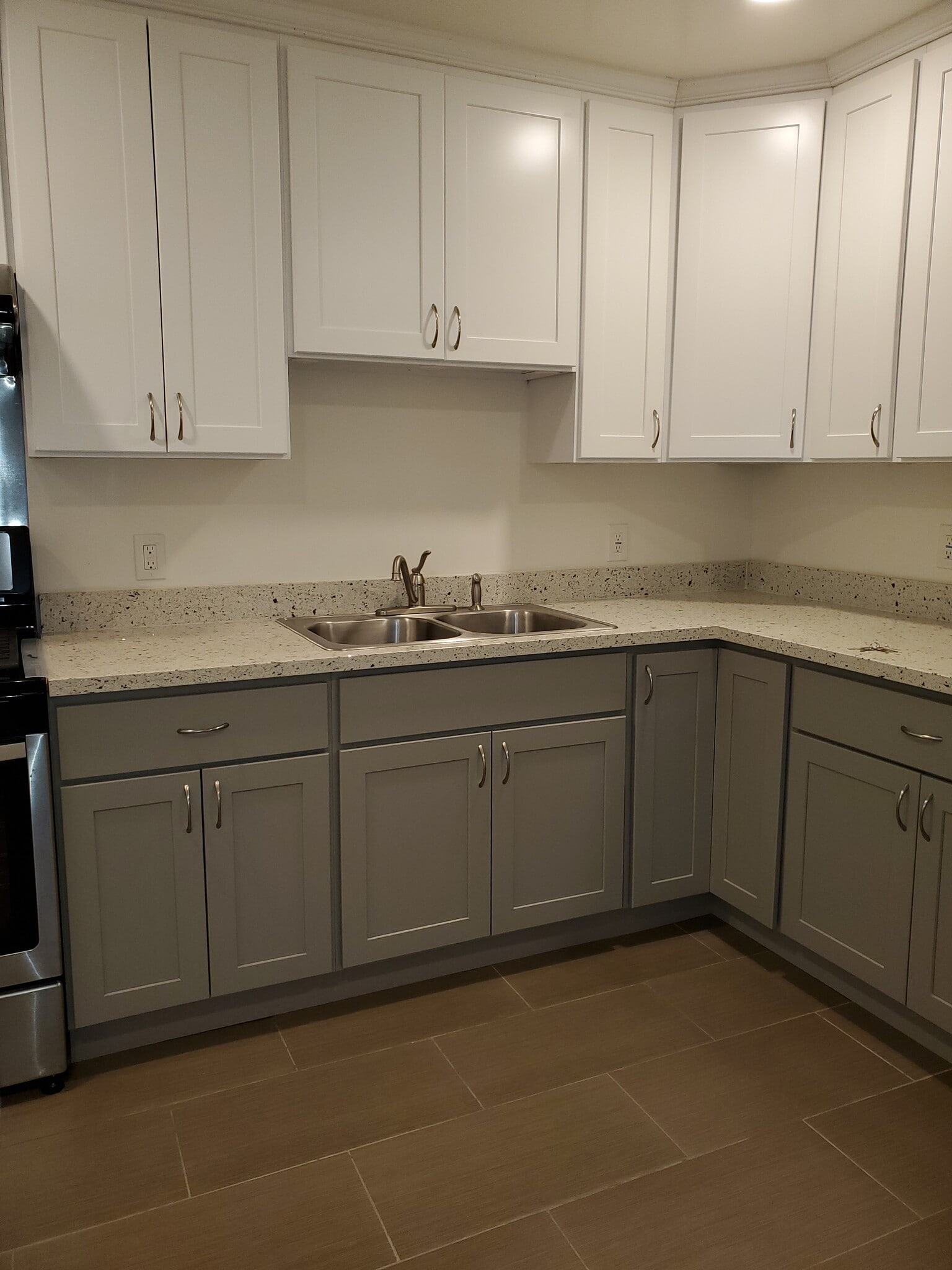 Building Photo - 254 Abbot Ave