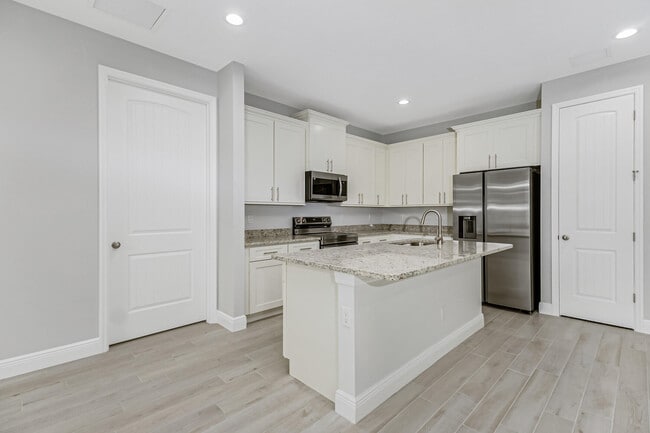 Building Photo - 1517 Wacker Ave SE