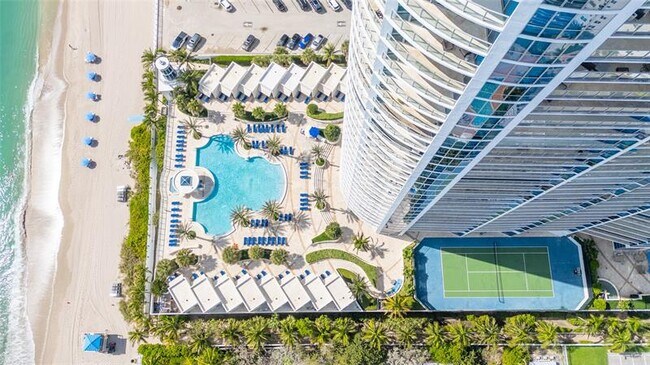 Building Photo - 3101 S Ocean Dr
