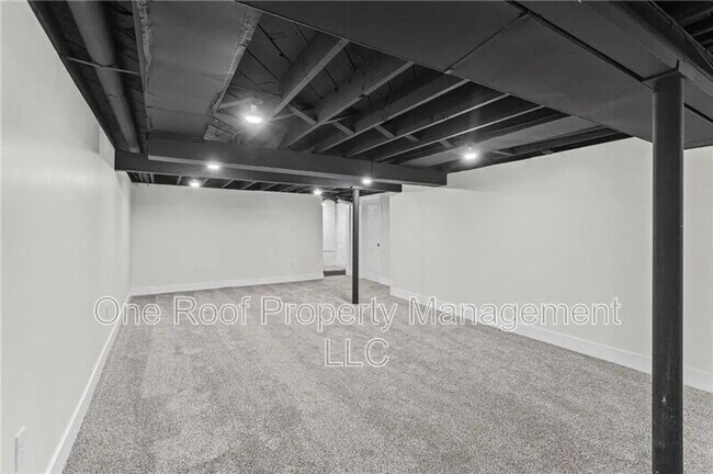 Building Photo - 8105 E 80th Terrace