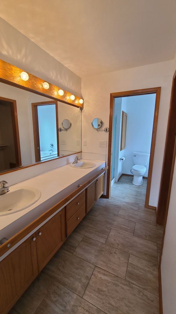 Building Photo - $2,100 - 2 Bed / 2 Beautiful House in Nort...