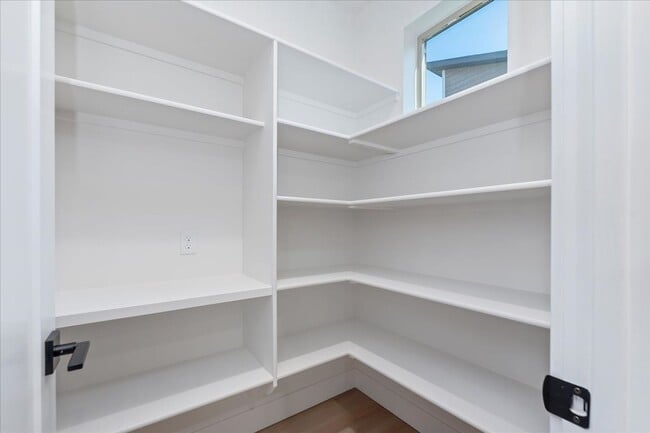 Building Photo - BRAND NEW 3 bed 3.5 bath townhouse