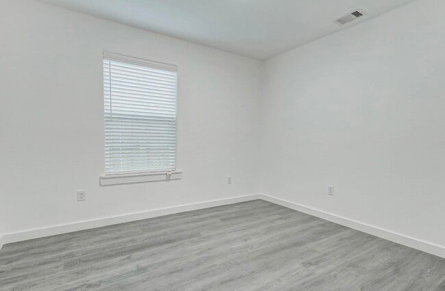 Building Photo - 8218 Bigwood St