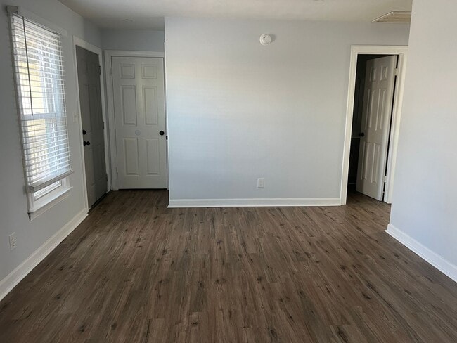 Building Photo - 98 Chautauqua Ave