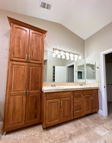 Building Photo - 3140 Scarlet Oaks Ct