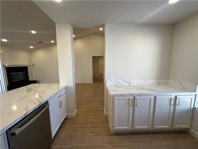 Building Photo - Summerlin 55+ Active Resort!!  Country Clu...