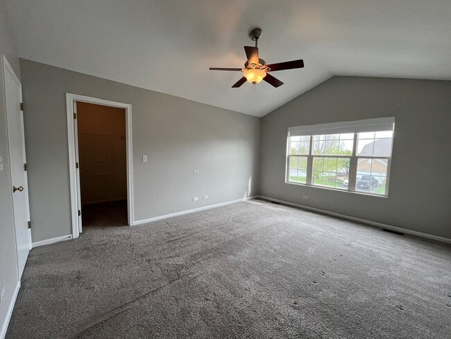 Building Photo - 1919 Golden Gate Ln