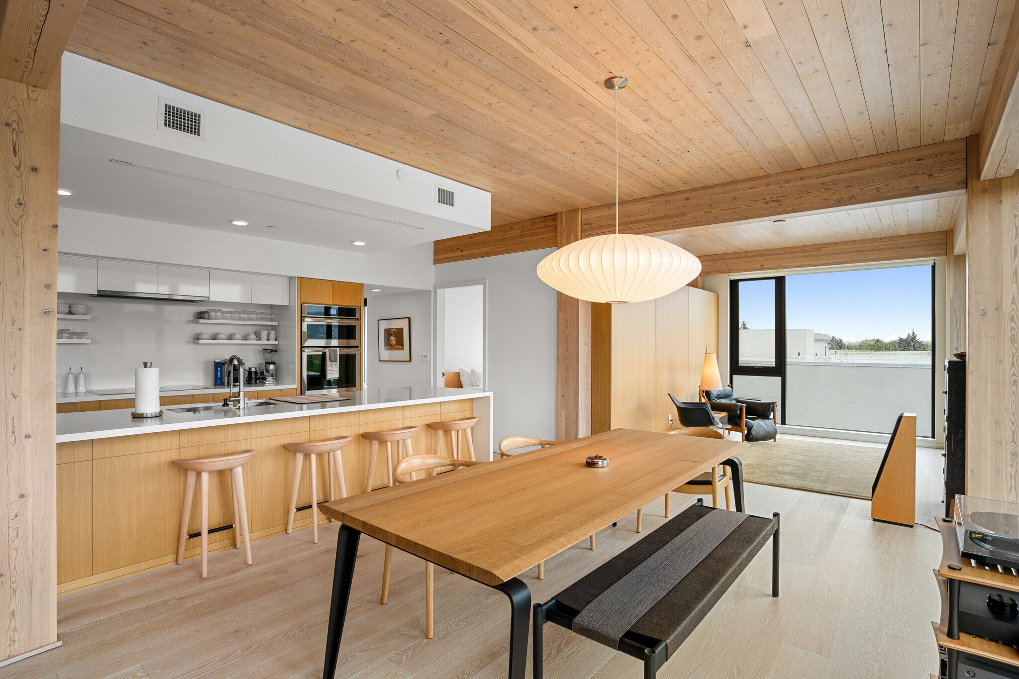 Building Photo - 12 NE Fremont St