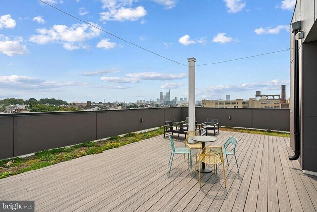 Building Photo - 1501 N 31st St