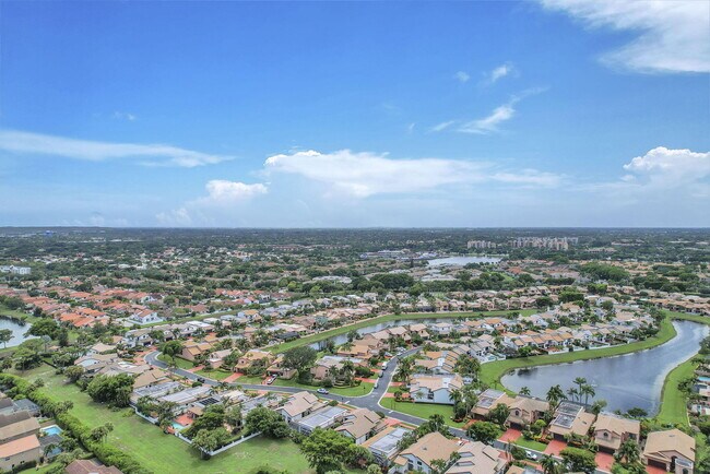 Building Photo - 6438 Via Rosa