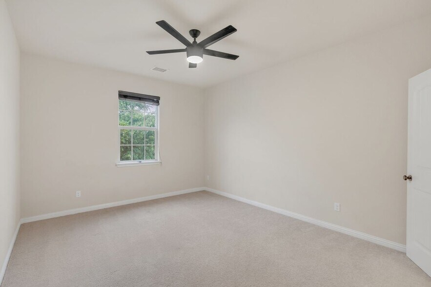 Building Photo - 904 Purple Moor Pass