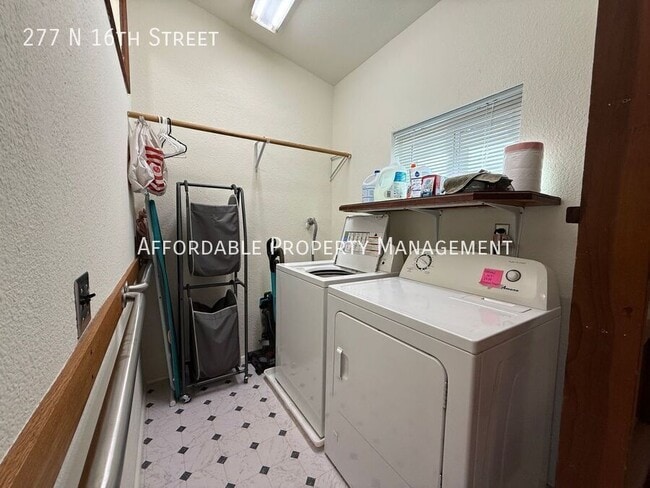 Building Photo - 277 N 16th St