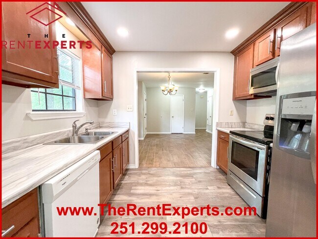 Building Photo - 2086 Mesa Dr
