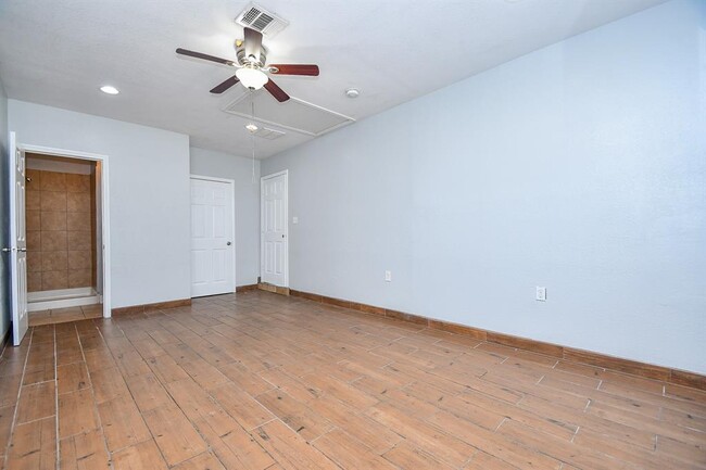 Building Photo - 455 Glenburnie Dr