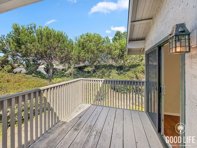 Building Photo - Peaceful and Spacious 3B/3BA condo with La...