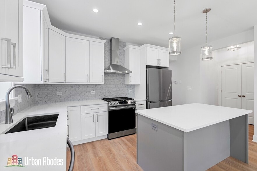 Building Photo - 6423 N Washtenaw Ave