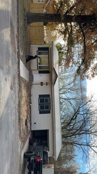 Building Photo - 505 N Chapman Ave