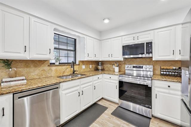 Building Photo - 2161 Steeplewood Dr