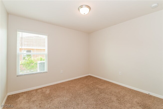 Building Photo - 1444 NW 31st Ave