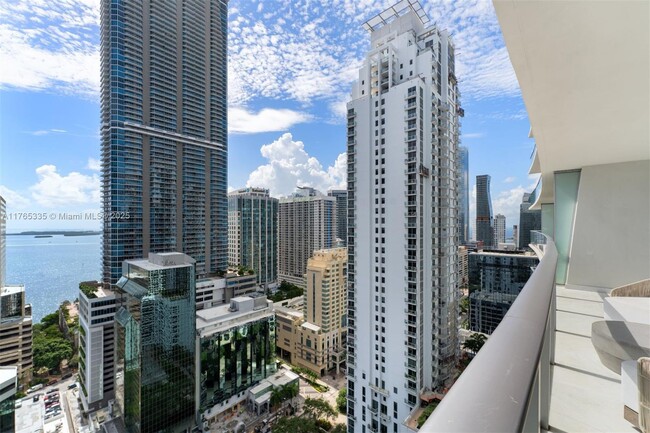 Building Photo - 1010 Brickell Ave