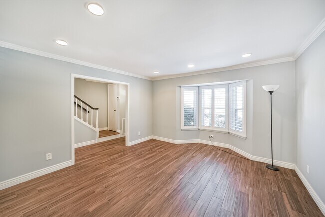 Building Photo - 4521 Acacia St