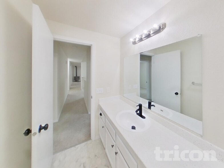 Building Photo - 1504 8th Ave Ct SE