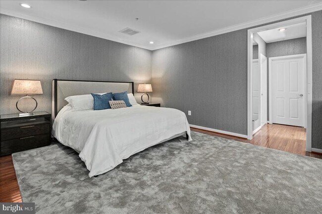 Building Photo - 2863 11th St N