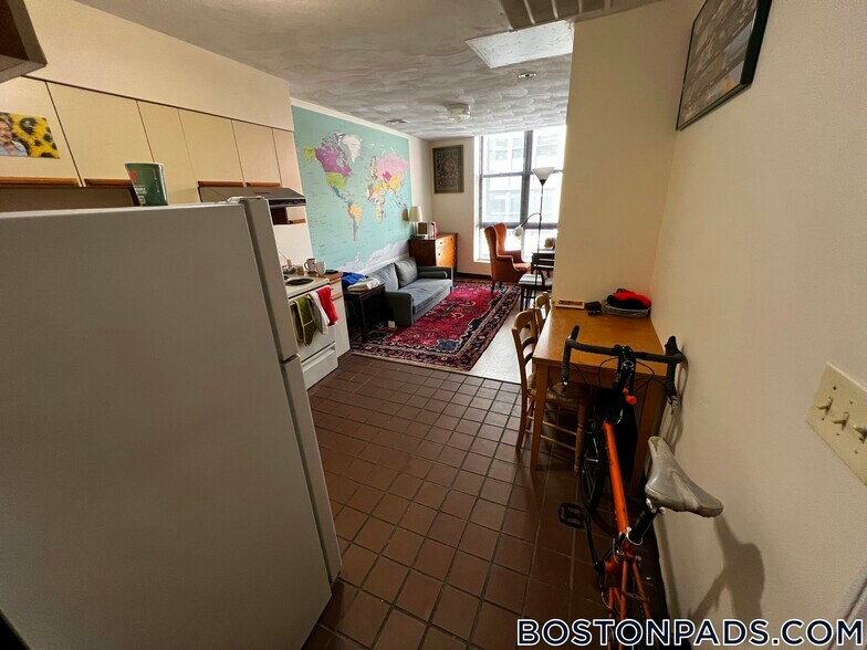 Building Photo - 81 Essex St