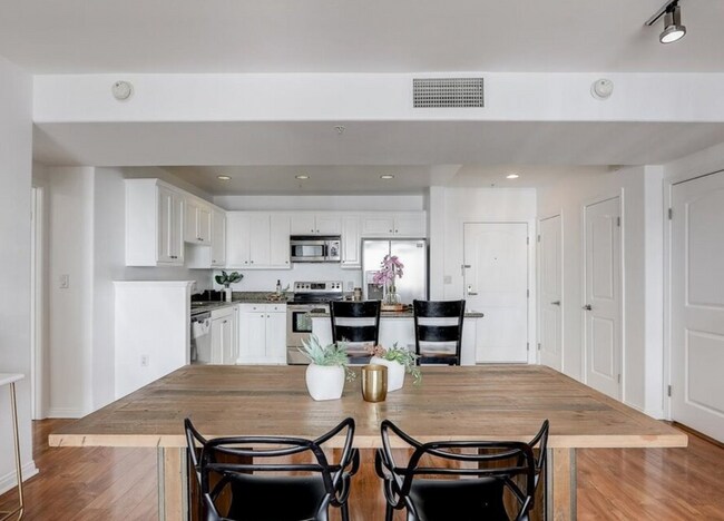 Building Photo - 3740 Santa Rosalia Dr