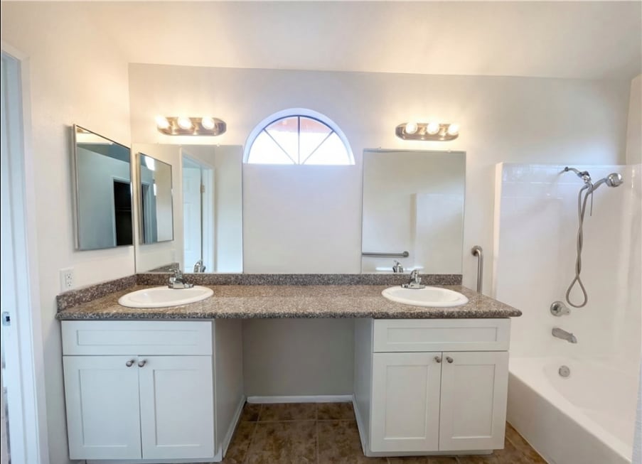 Building Photo - 25311 Chicago Ave